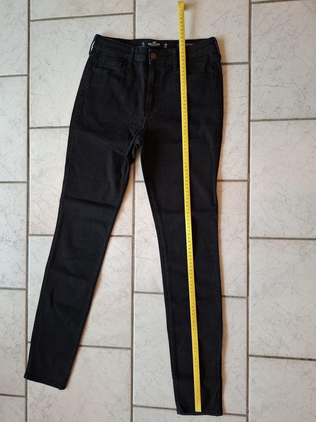 Hollister Jeans: Hollister Jeans schwarz – Usato da Rafz venduto da Isidorro1