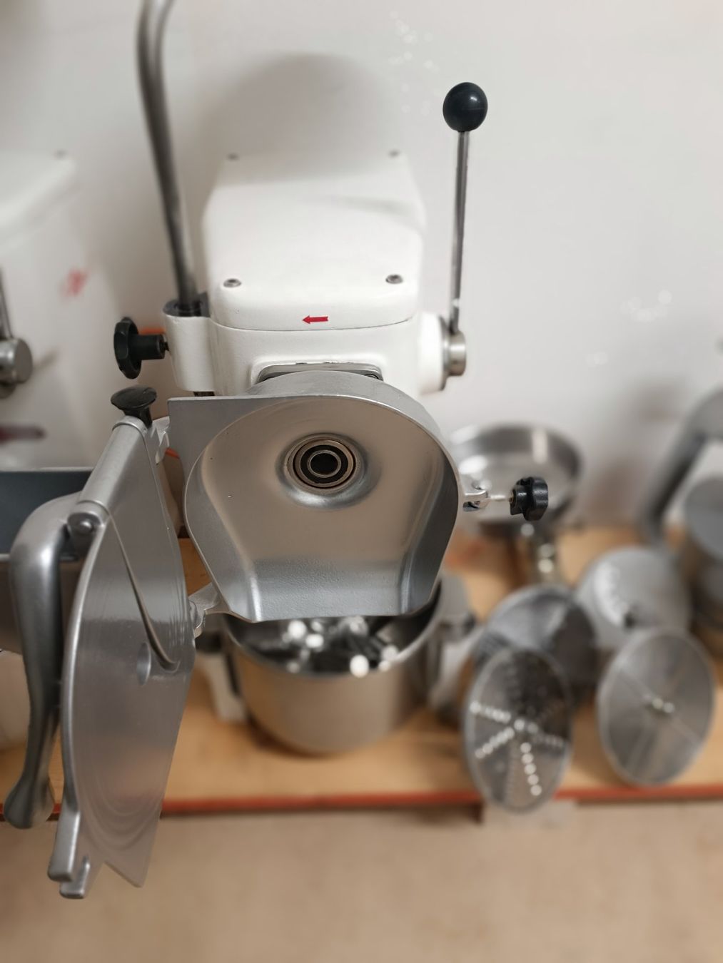 Attrezzi da lavoro: Lips Piccolo Rotor Fleischwolf Gemüseschneider – Usato da Lengnau BE venduto da turbostef 2