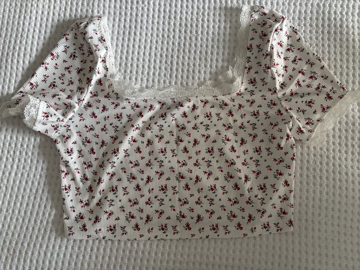 Shein Top: Trend: Süsses Blümchen-Top , Gr. L – Nuovo (secondo la descrizione) da Leuzigen venduto da Fjleu