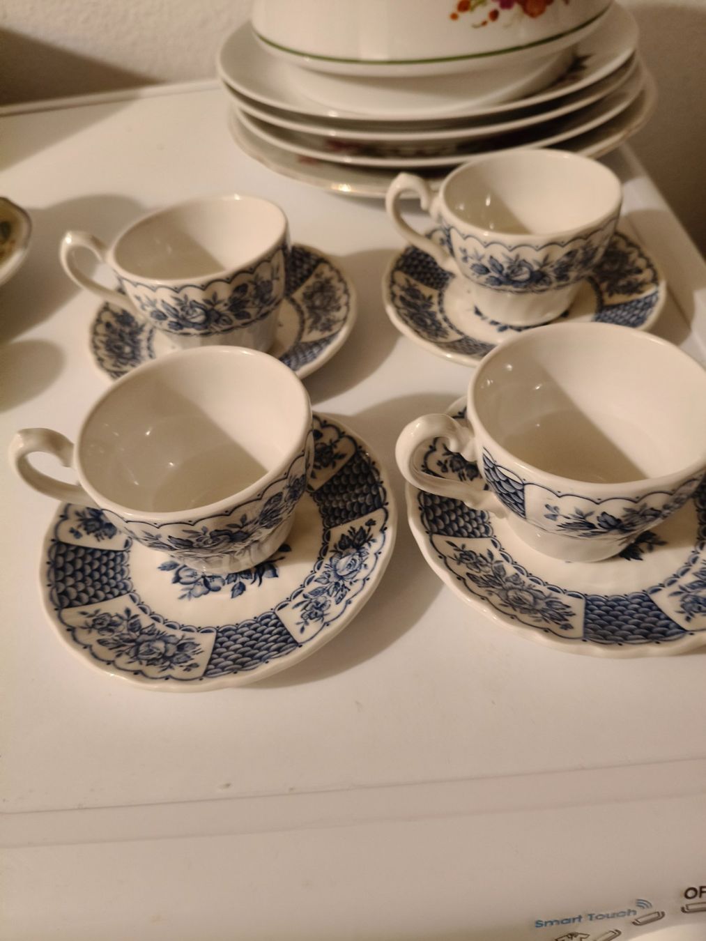 Set di piatti: Kaffetasse – Usato da Urtenen-Schönbühl venduto da sep_k9jk