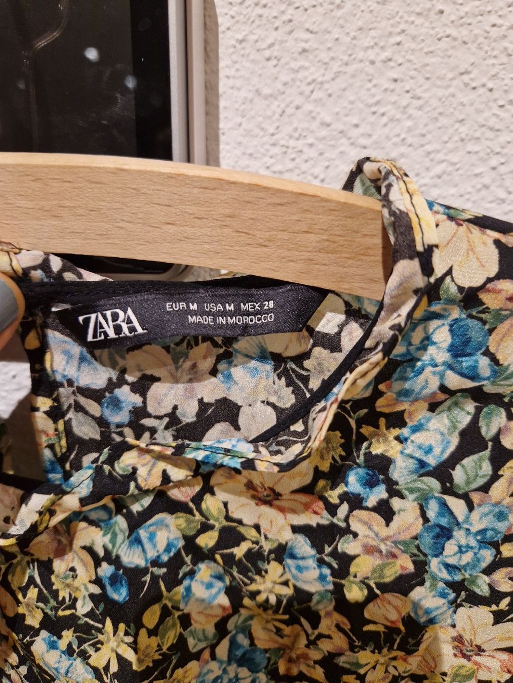 Zara Robes: Zara Kleid mit Blumenmuster – D'occasion à Luzern par rebsi02 3