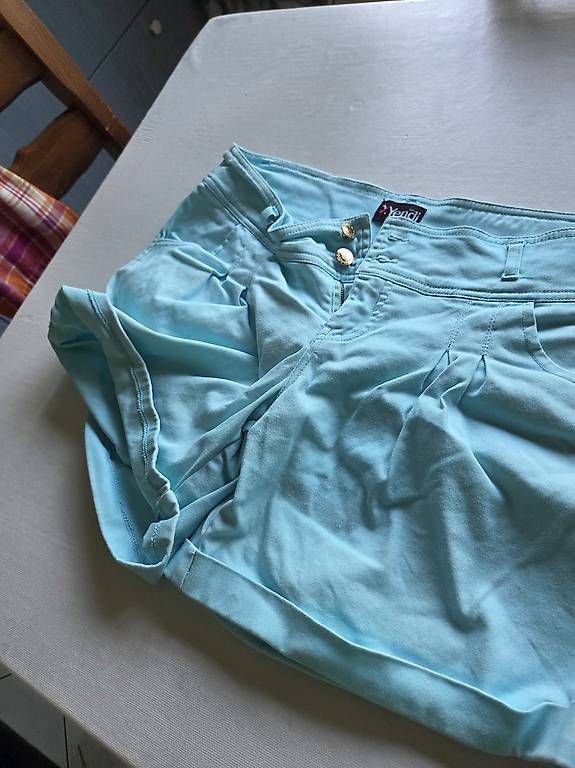 Hosen: Short femme  – Gebraucht aus La Croix (Lutry) von azzura01