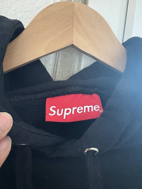 Maglioni & Felpe: Supreme sideletter Hoodie Black – Usato da Meilen venduto da DavideL02 1