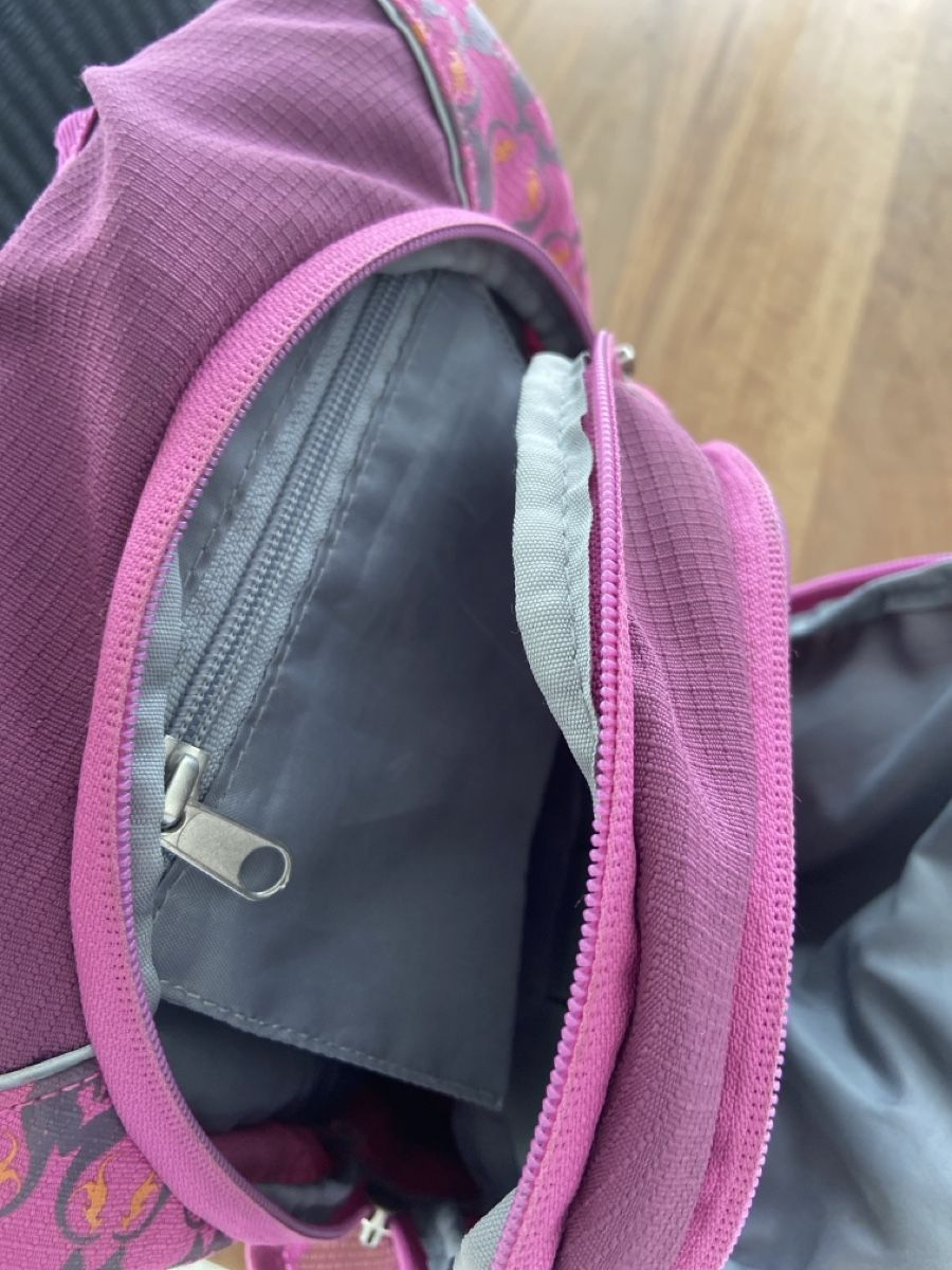 Borse & Zaini: Robuster Schulrucksack, Känguru, lila – Usato da Würenlingen venduto da GSP7521 2