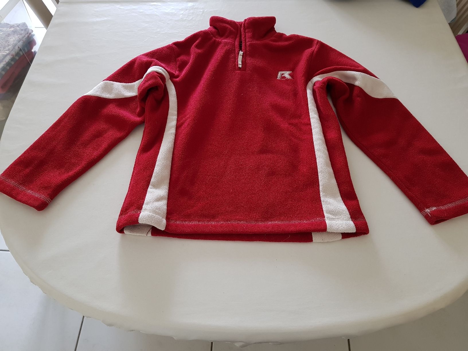 Kleiderpakete: pull – Gebraucht aus Hermance von Triplebizzo 2