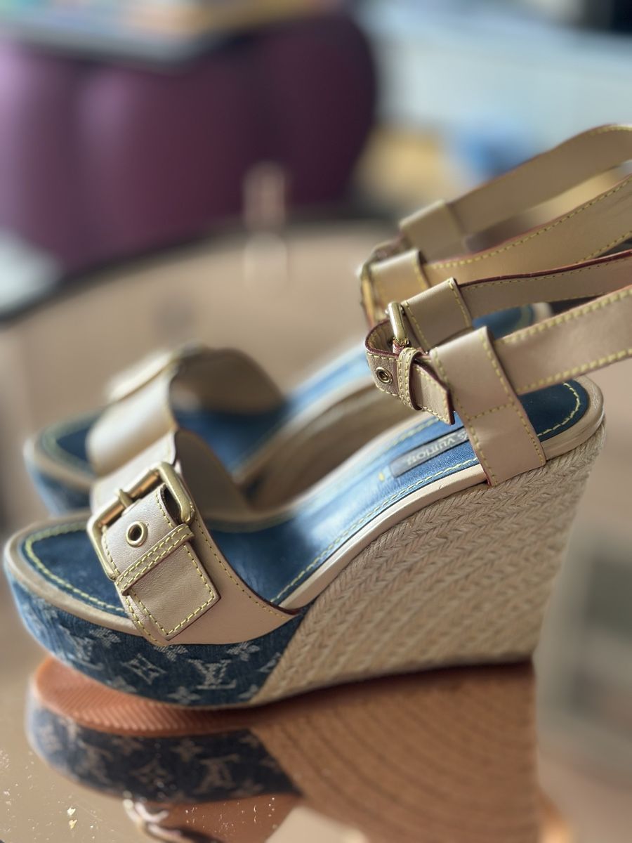Louis Vuitton Chaussures femmes: Louis Vuitton Sandales – D'occasion à Genève par Milana89 1
