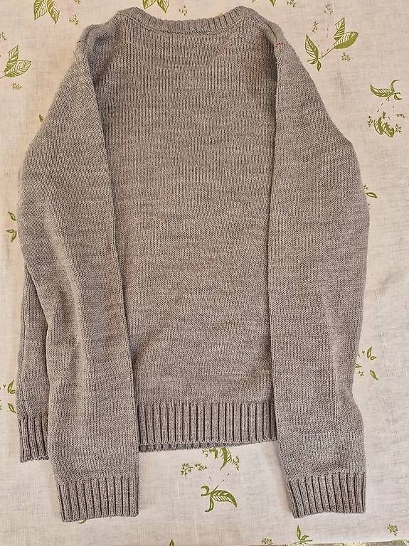Maglioni & Felpe: Christmas Pullover Gr 128-134 mit Santa Klaus  – Usato da Zürich venduto da RaffaelaT 1