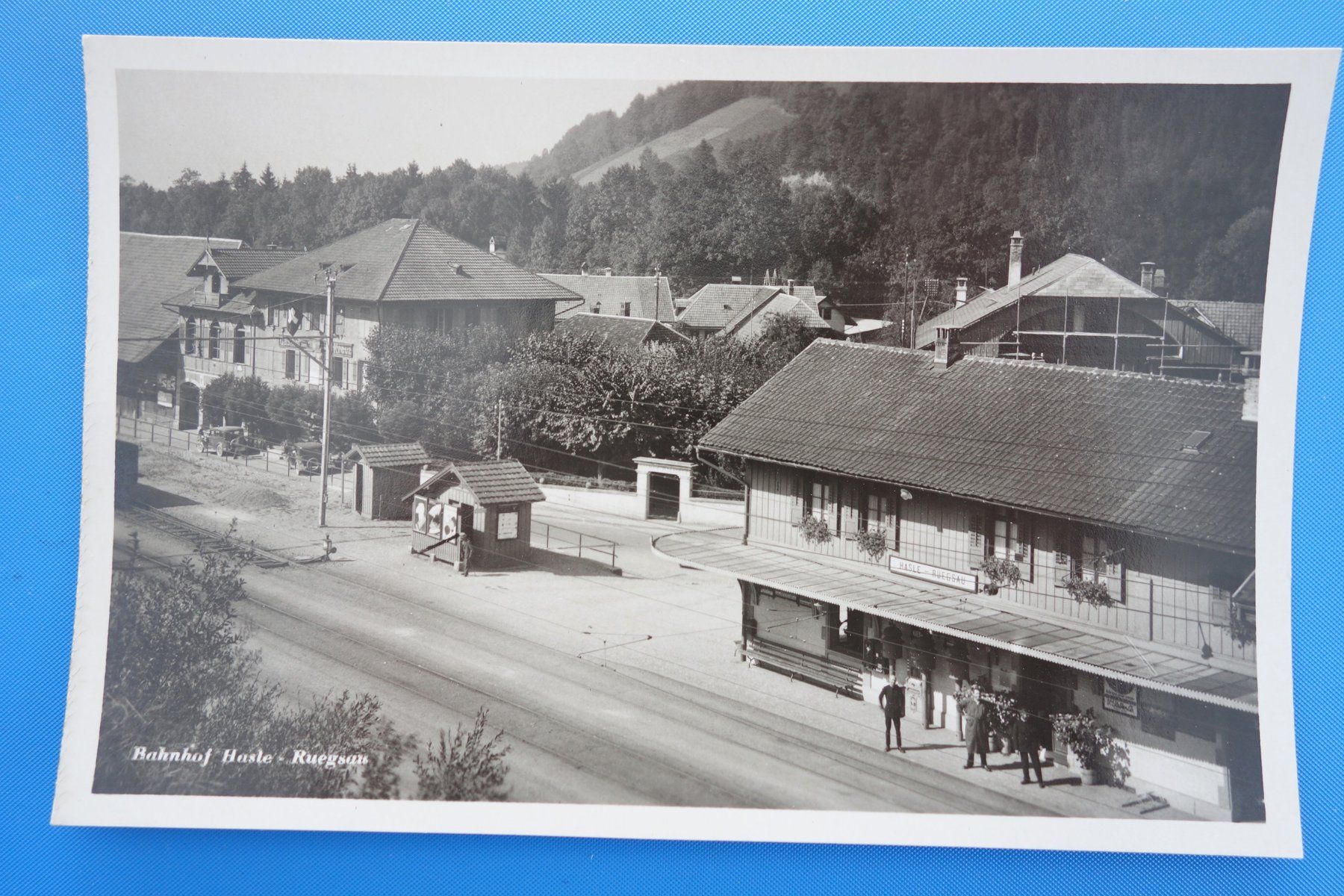 Cartoline postali: HASLE - RÜEGSAU - BAHNHOF - ca. 1940 – Usato da Ibach venduto da Ibanto