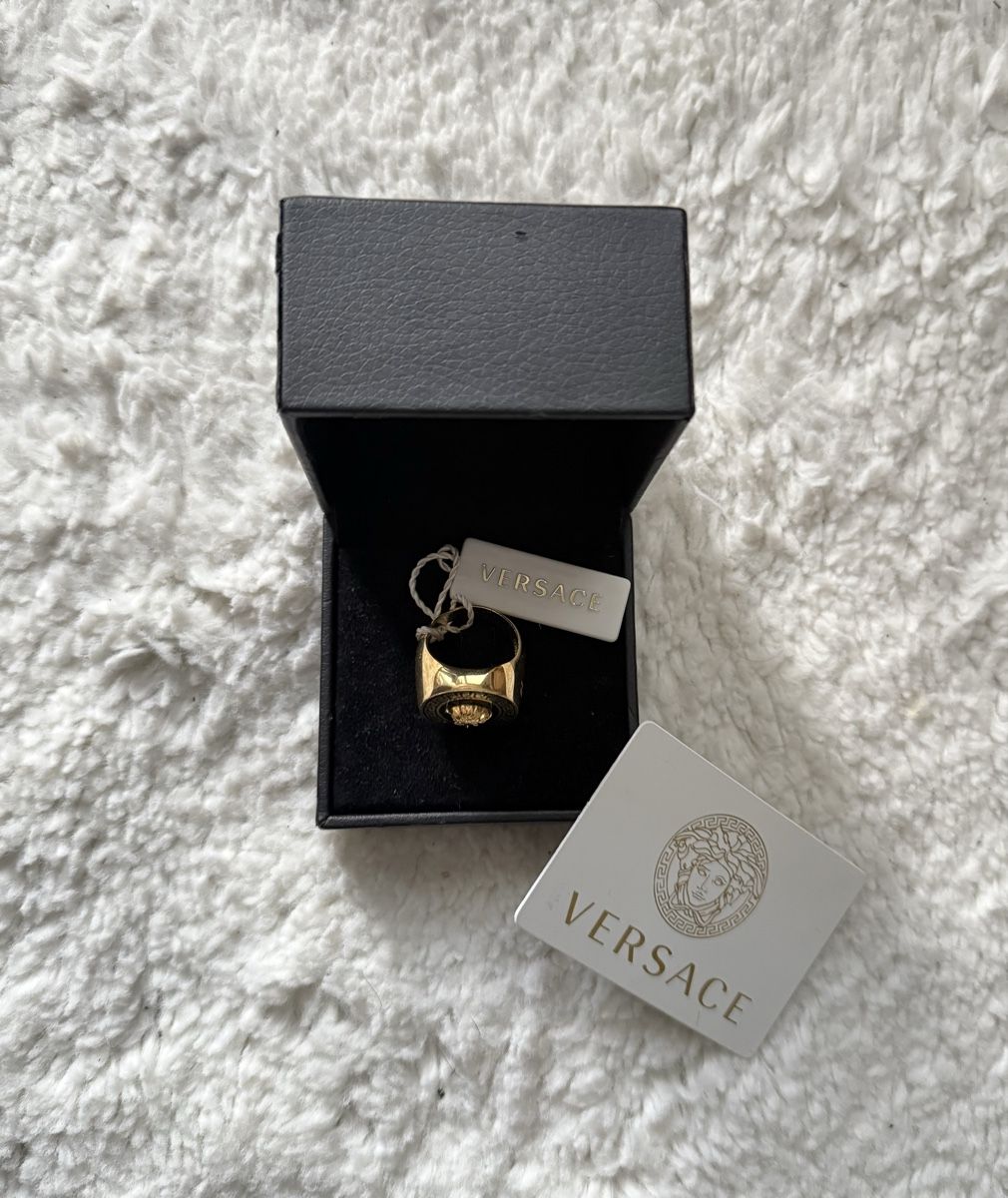 Versace Ringe: Versace Ring – Neu und originalverpackt aus Stallikon von Aaliyah_sales