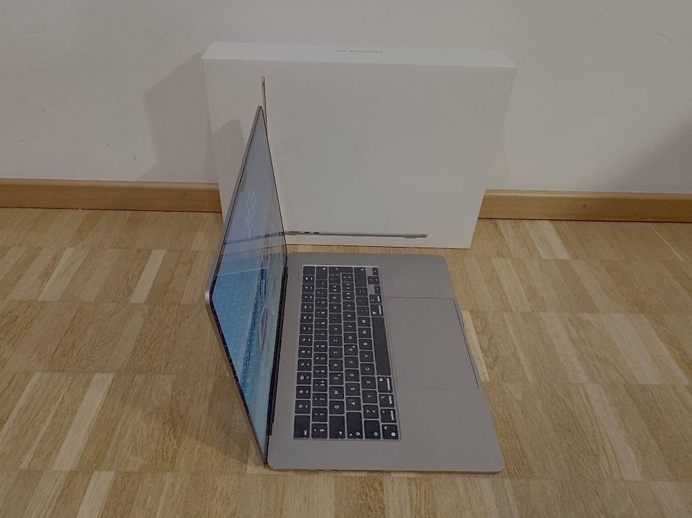 Apple MacBook Air 15 M2 (2023) 8GB RAM, 256GB SSD (Gebraucht) in Rovio ...