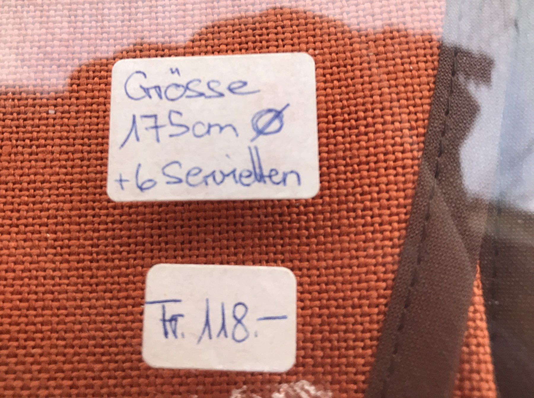 Sonstige Tischwäsche: TISCHTUCH DURCHMESSER 170CM NEU MIT 6 SERVIETTEN – Neu und originalverpackt aus Ostermundigen von Kari1937 1