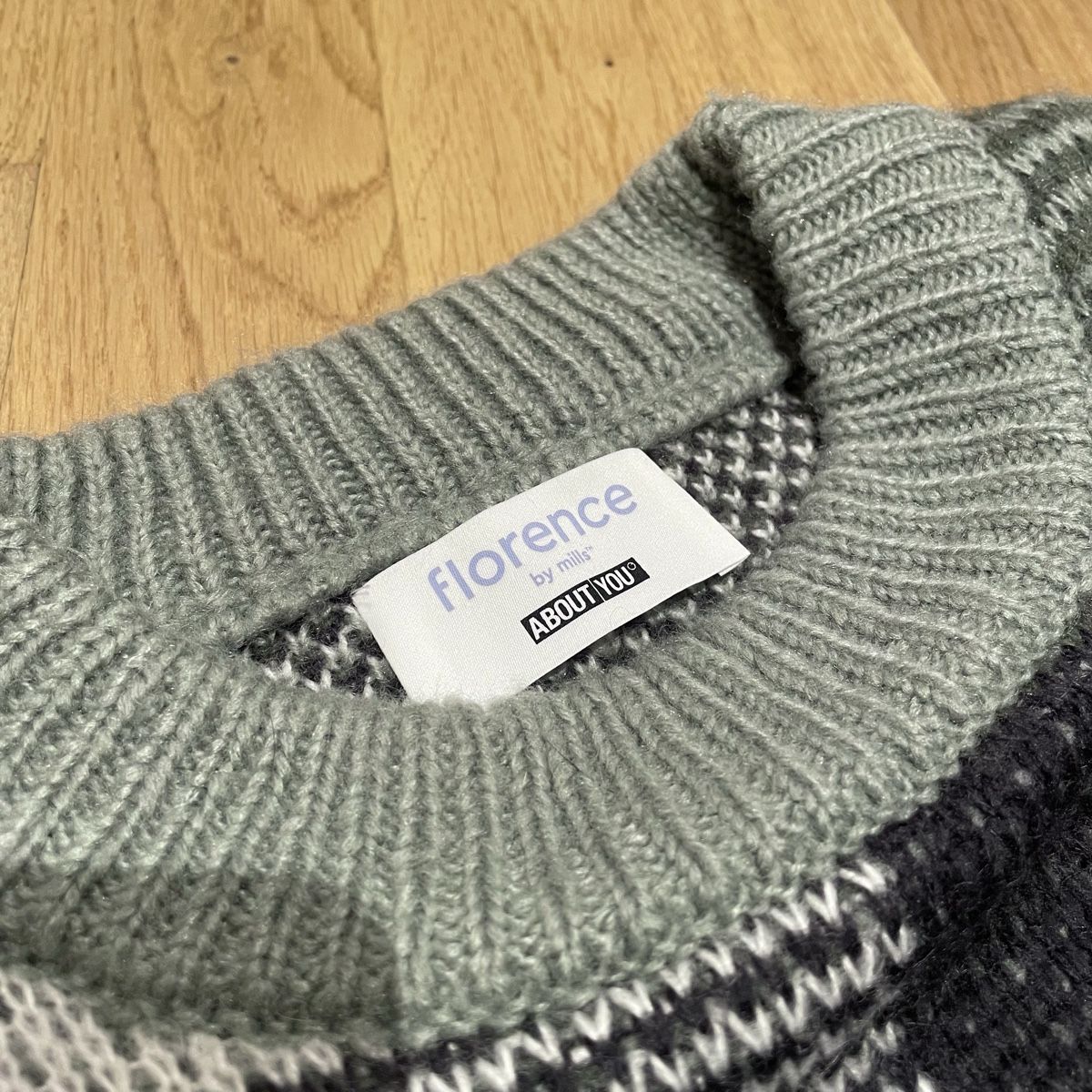 Pullover & Sweatshirts: Pullover Grösse 34 – Gebraucht aus Glis von lou.fr 1