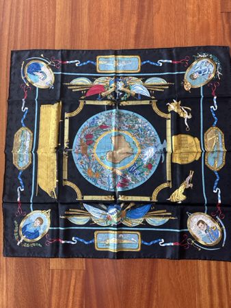 Vintage Hermès Silk Scarf, Excellent Condition, 90 cm Squar