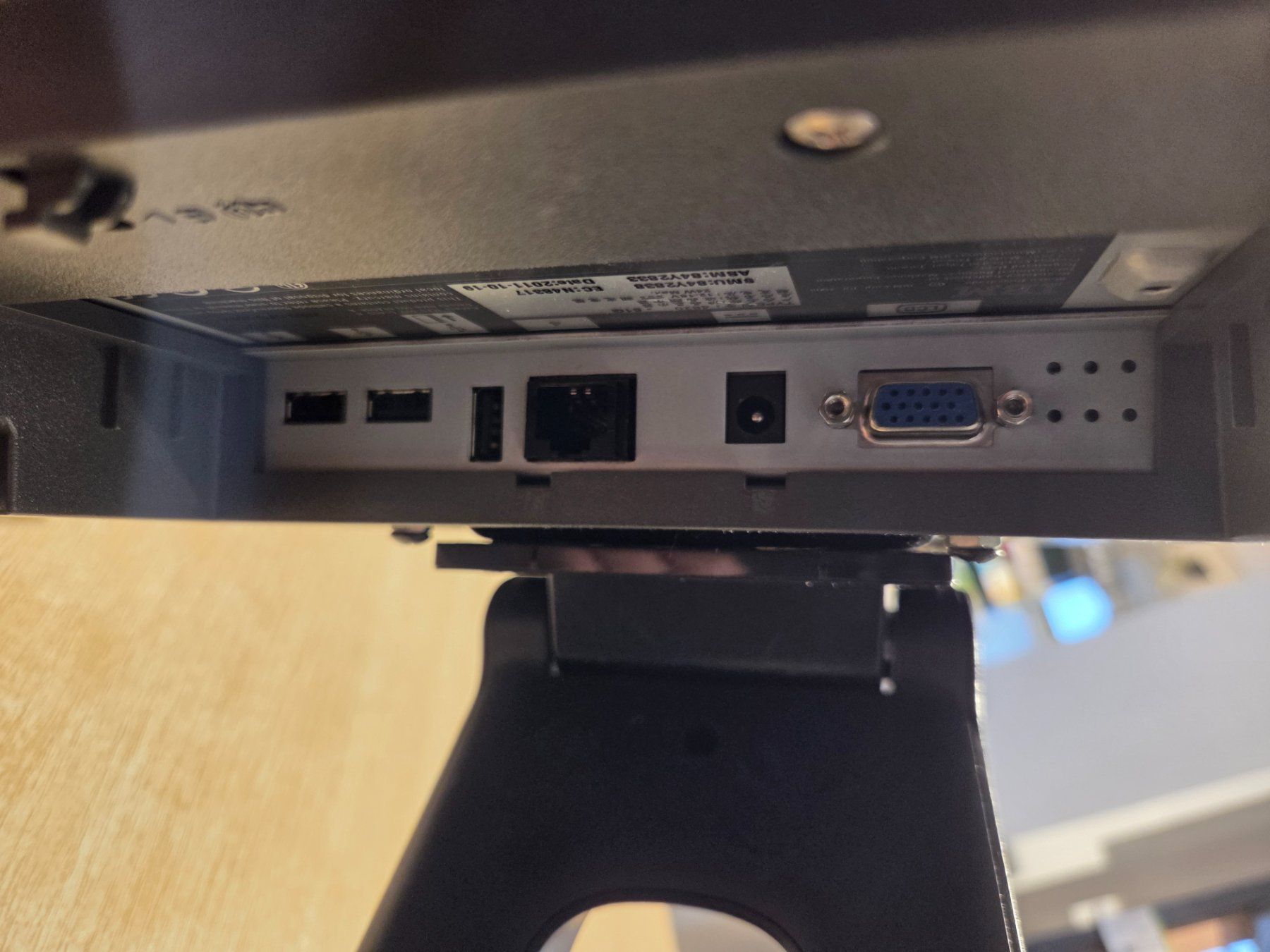 Monitore: IBM 4820 15" Touch Screen 1024x768 – Gebraucht aus Baden von Vitadrogerie 2