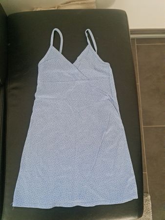 Sommerliches Minikleid in Blau mit weissem Blumenmuster, XS