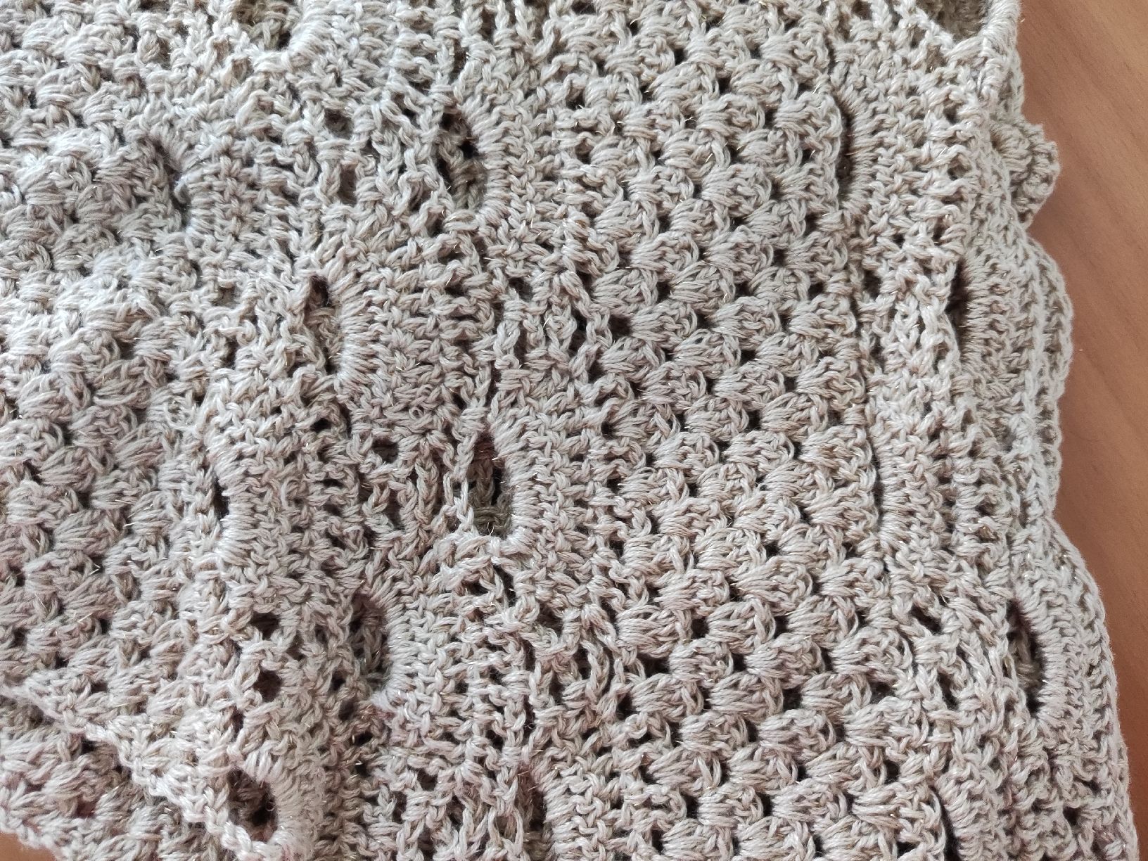 Foulards, Tücher & Schals: Selbstgemachtes Dreieckstuch, beige Neu – Neu und originalverpackt aus Münchenbuchsee von Cori1968 1