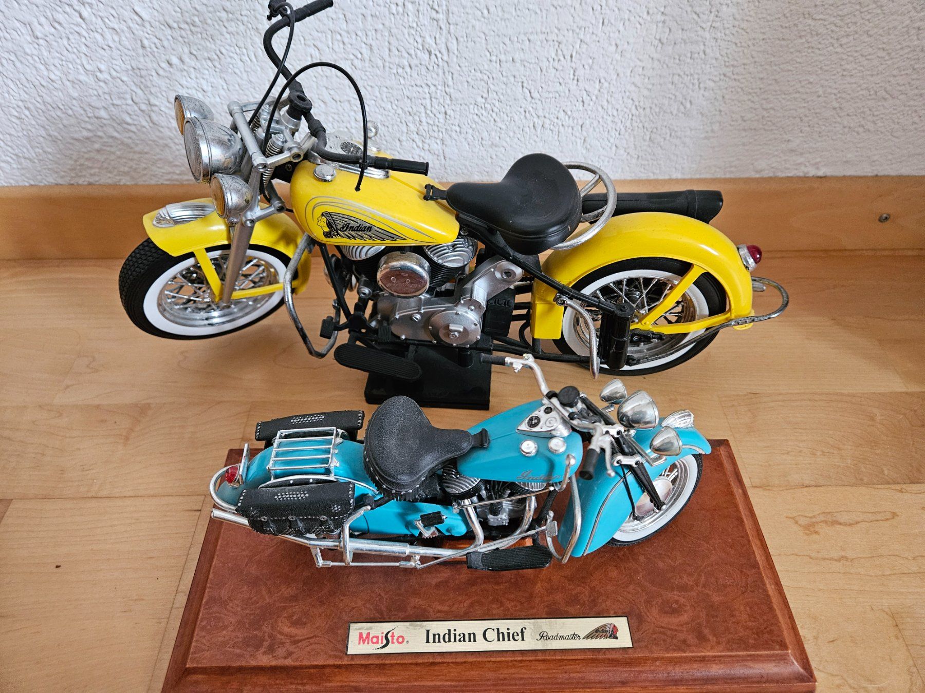 Kit di modellismo & Modellini statici: 2 Indian Chief Modelle – Usato da Wiezikon b.Sirnach venduto da Bb7