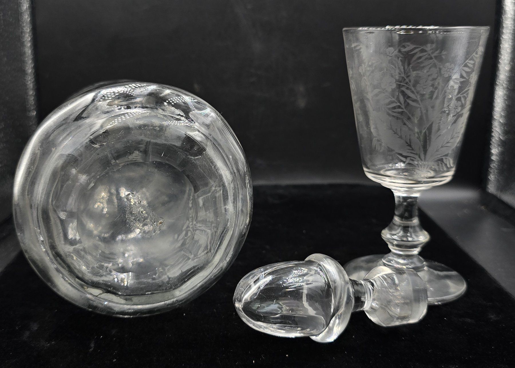 Carafes: Antike Glaskaraffe geschliffen mit 1 Glas – D'occasion à Rorschacherberg par snOOpydOg11 5