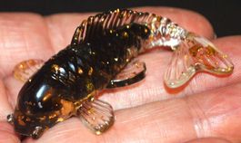 Deko Heilstein L-8770 – Goldfisch Harz Obsidian-farbig Fengs