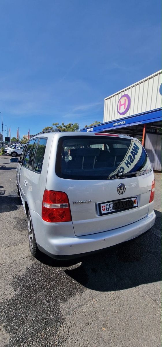 VW Autos: Touran 2004 – D'occasion à Genève par wwo_mx7t