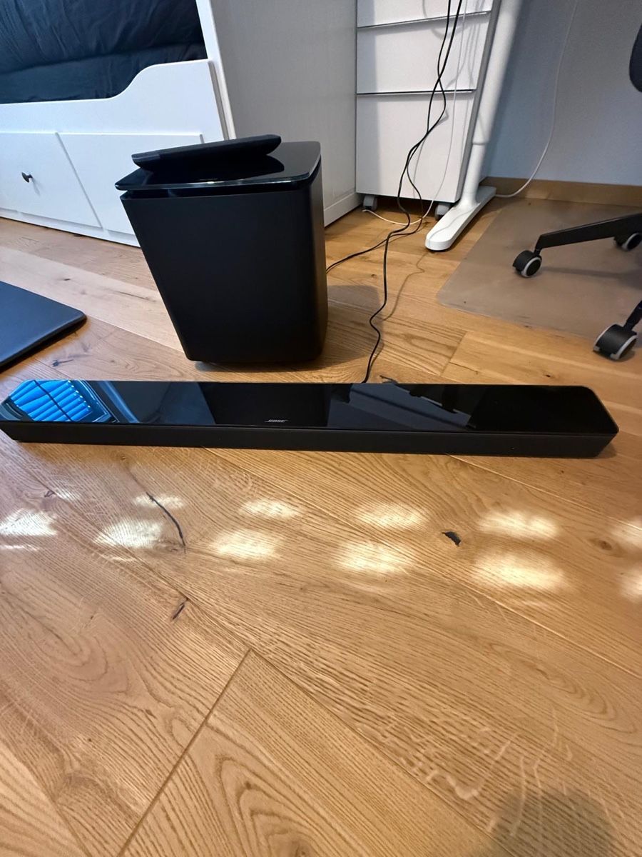 Bose Home Cinema: Bose Soundbar 700 mit Bass Modul 700 – Usato da Müswangen venduto da Vickylentsch 1