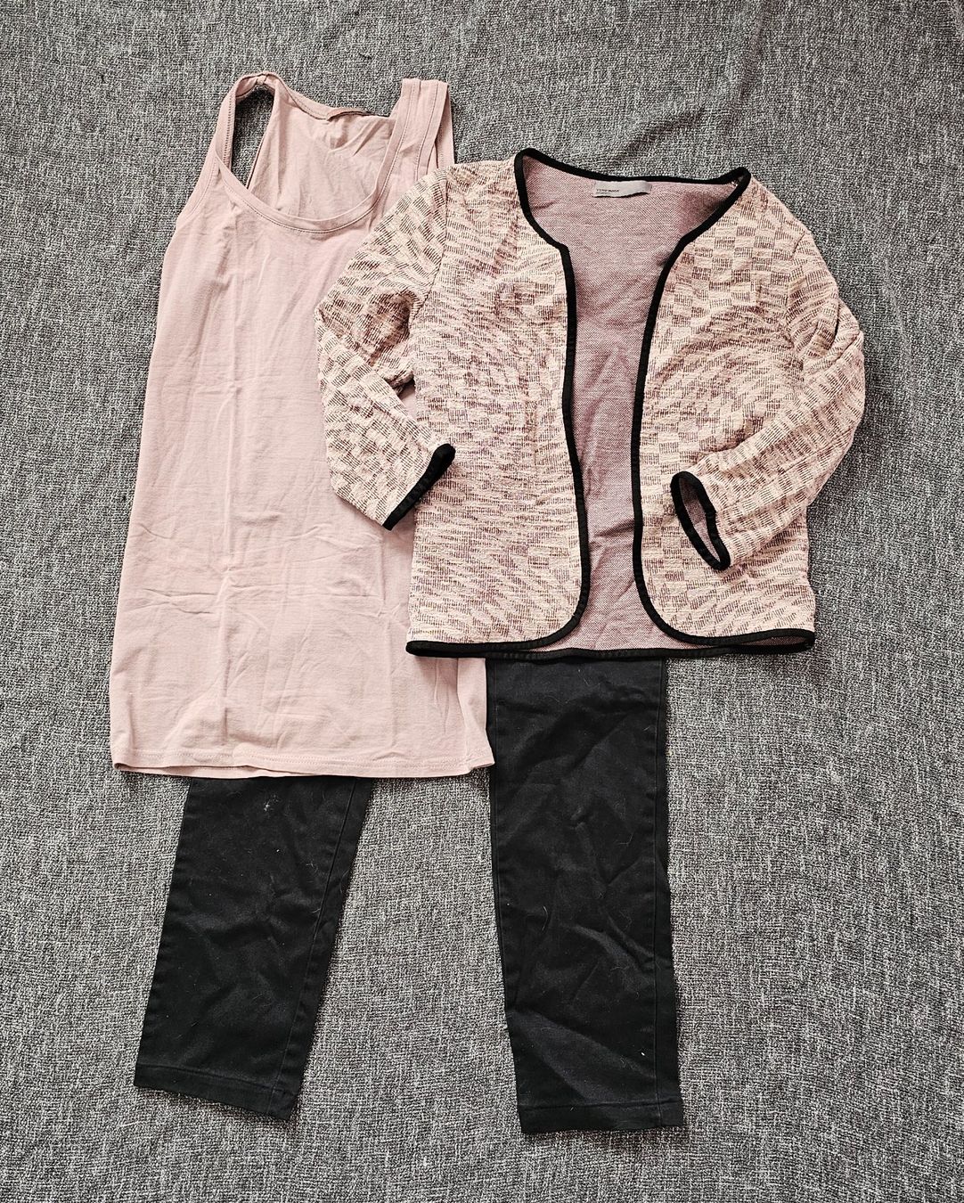 Lotti di vestiti: Casual Business Basic Paket Gr. S Vero Moda – Usato da Füllinsdorf venduto da Sunnebliemli7 7