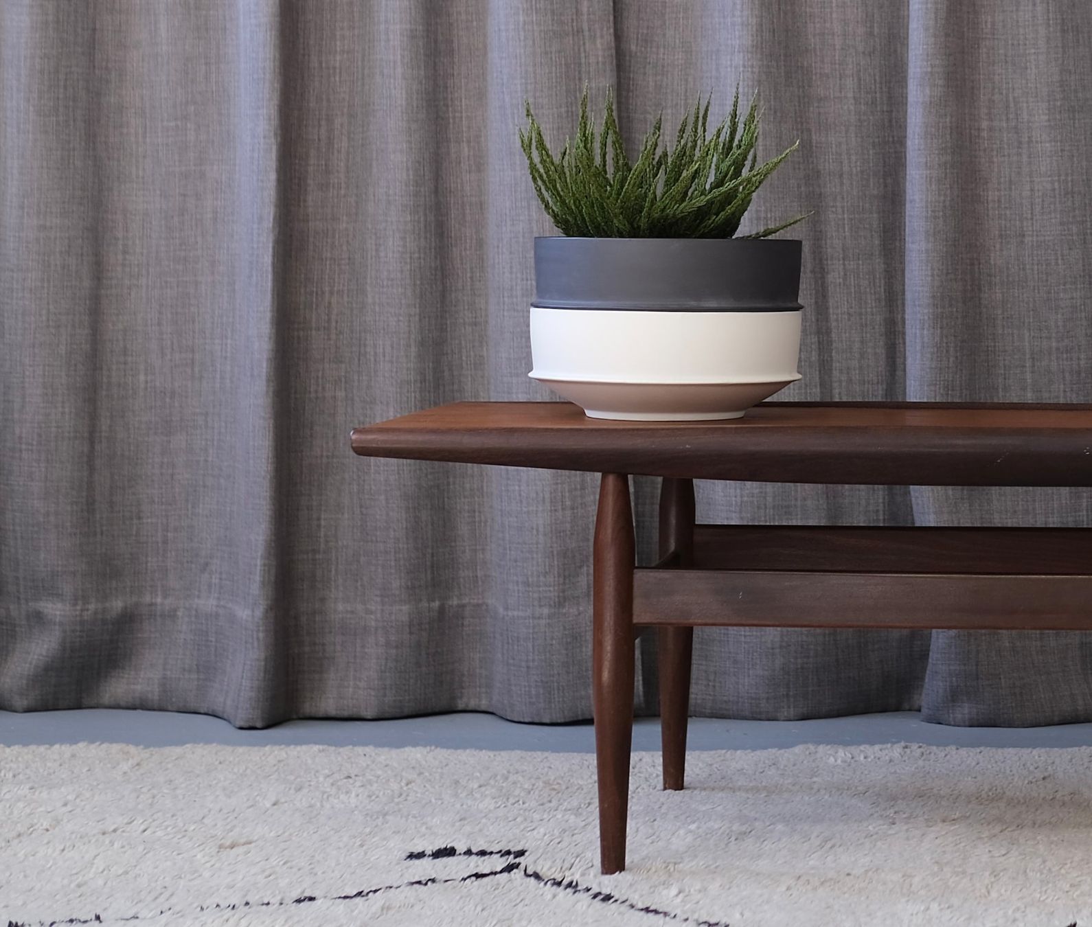 Tavoli: Danish Midcentury Teak Coffee Table ca.1960 – Usato da Bern venduto da Zmodern_VIN 2