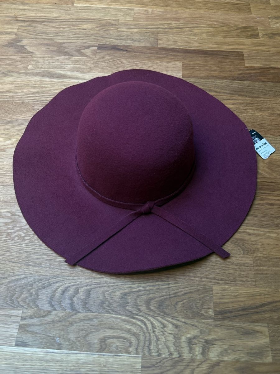 Migros Chapeaux, bonnets & casquettes: Cappello donna bordeaux – Neuf avec emballage d'origine à Glis par dor_b2nc