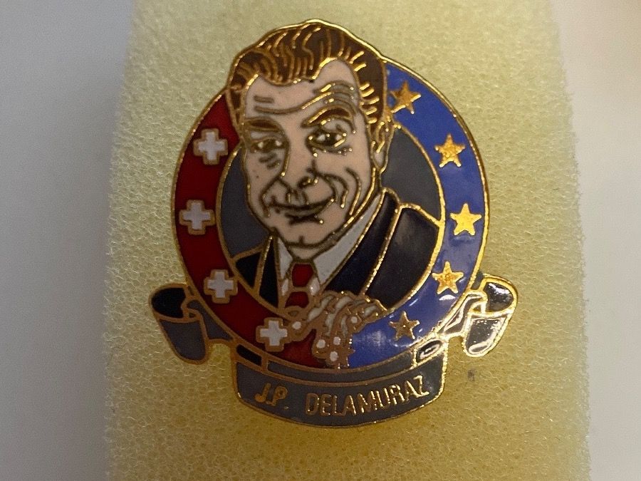 Plaquettes & Badges: PIN'S - JEAN-PASCAL DELAMURAZ – Neuf (Voir description) à Le Brassus par cinema13