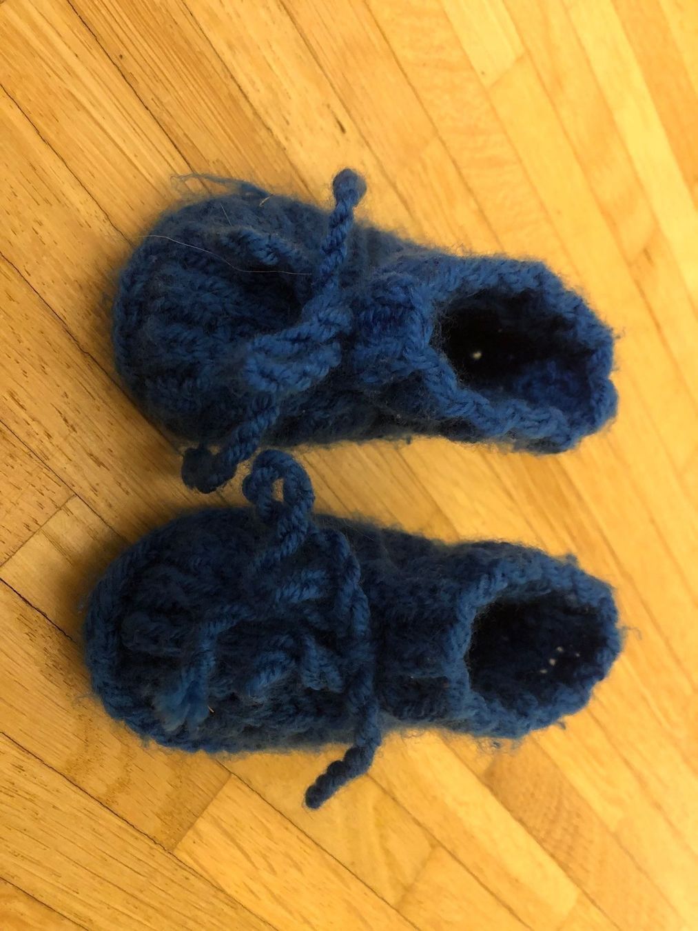 Chaussettes enfants: Gestrickte Babysocken – D'occasion à Lupsingen par sta_wgg5