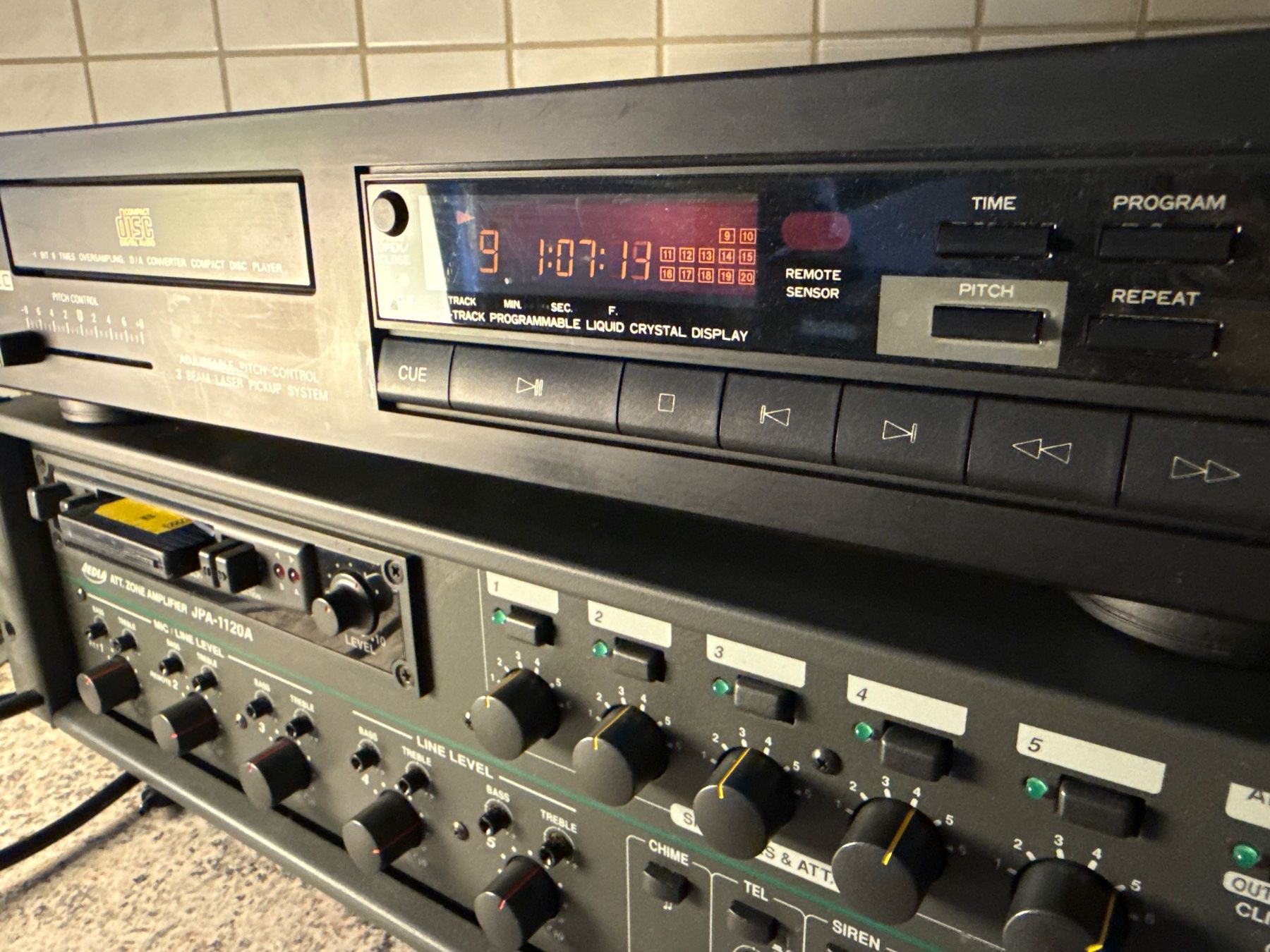 Multimediaplayer & Streamer: Lecteur Vintage professionnel DiscoTec CD 95 – Gebraucht aus St imier von sav_bjf9 1