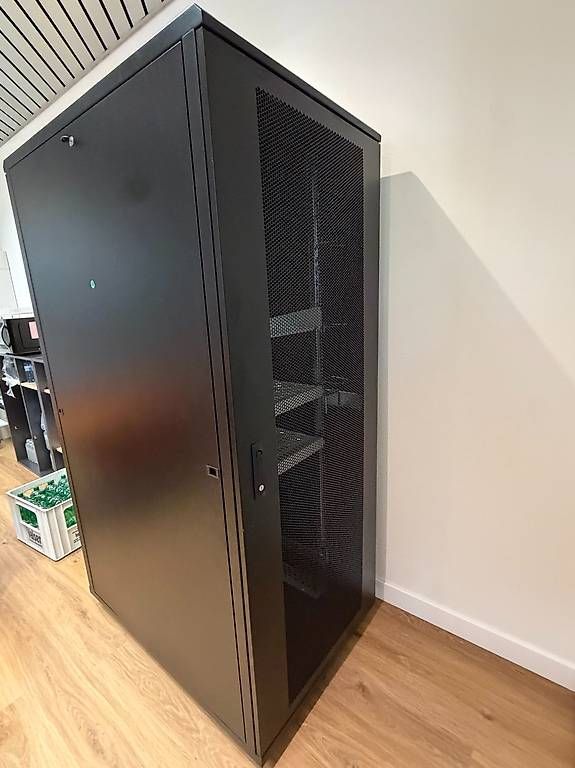 Armadi: Wirewin CAB PERF 800×1200×42U BL – Usato da Baar venduto da ash_sqt2 4