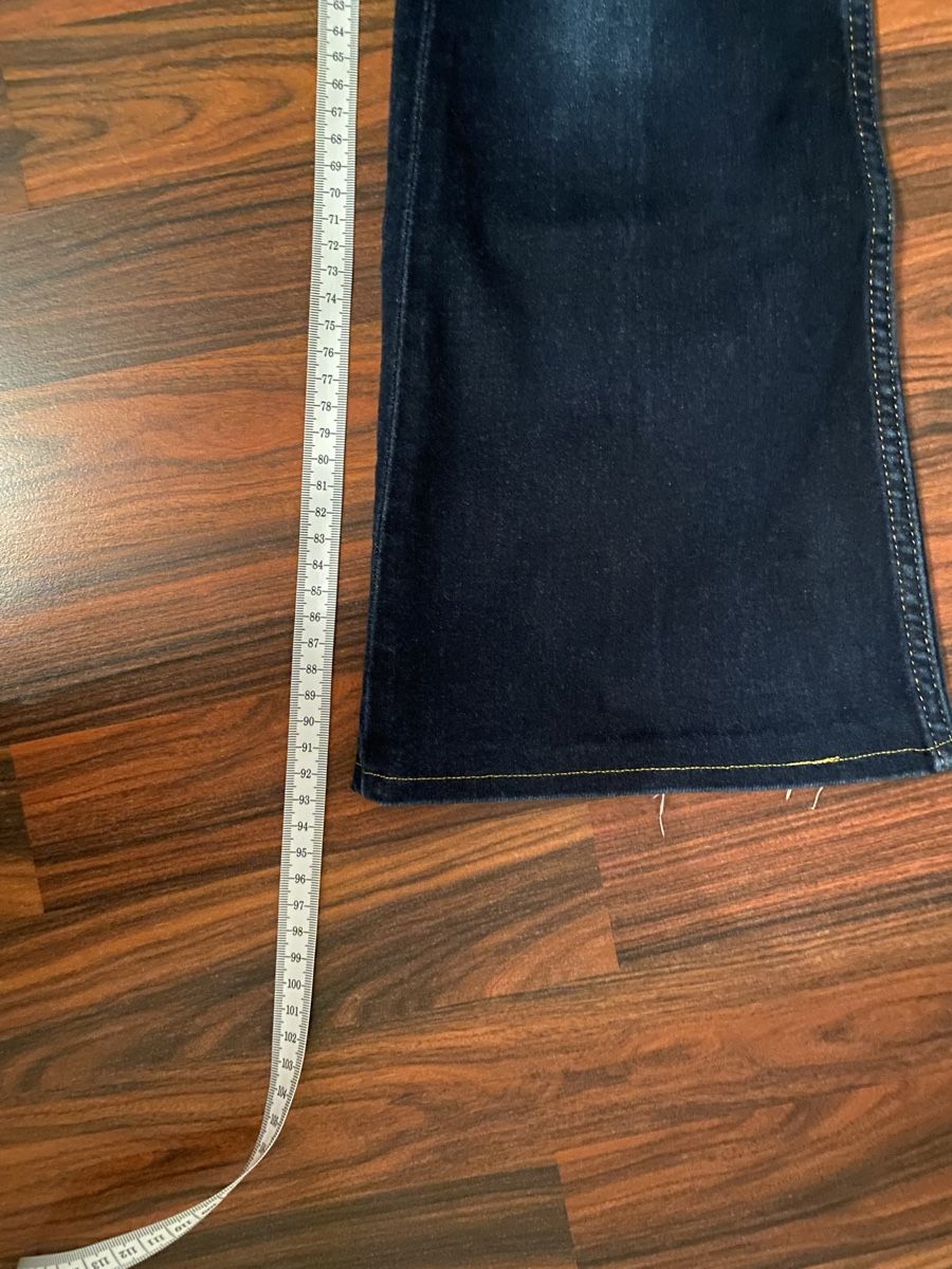 H&M Jeans: Dunkelblaue Schlaghose/ flared Jeans – Usato da Gretzenbach venduto da Lina.67 6