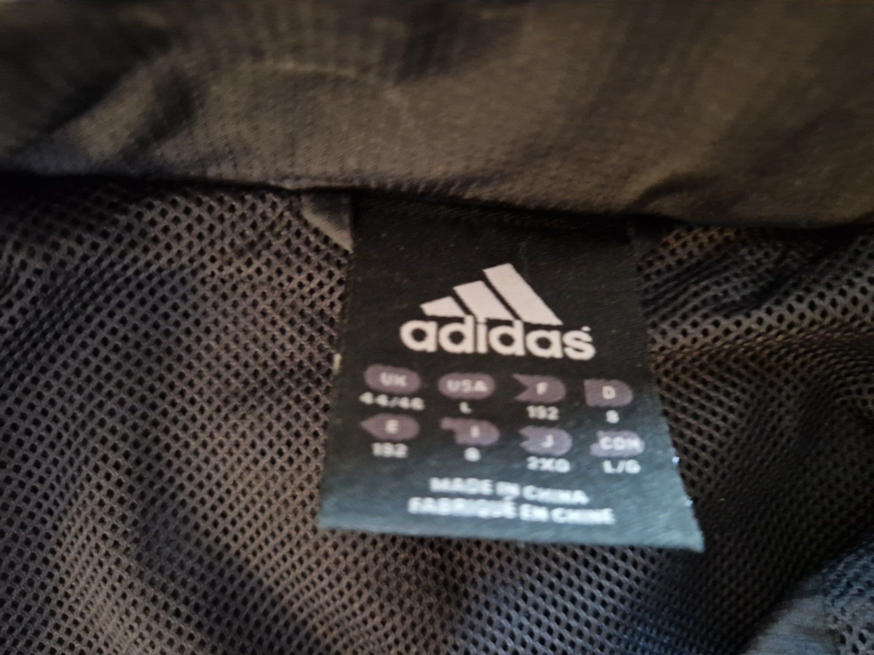 Adidas Jacken: Adidas Trainerjacke schwarz 44 /46 – Gebraucht aus MUEHLAU von ibo_5c7d 1