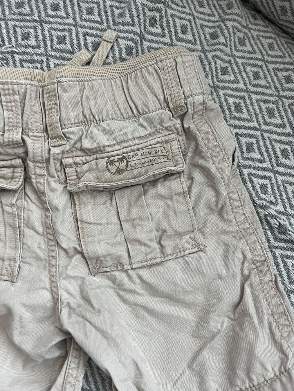 Gap Pantaloni: GAP SHORTS BOYS GR 98 – Usato da Basel venduto da theo-g77 3