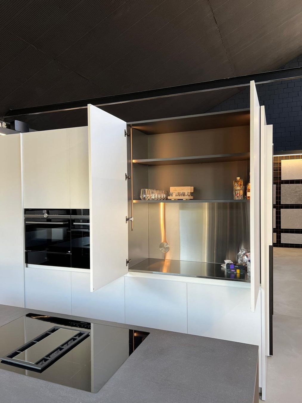 Cucine complete: Ausstellungsküche mit Einbaugeräten – Nuovo (secondo la descrizione) da Rüttenen venduto da eugenio_s 2