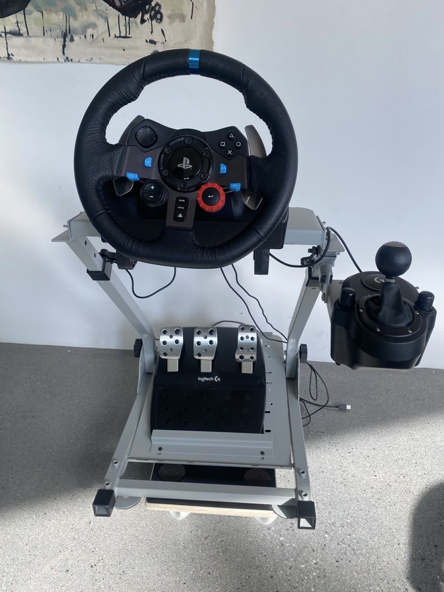 Logitech Controller: Logitech G29 + levier + cockpit support – Set complet! – Usato da Villars-sur-Glâne venduto da Lechilien
