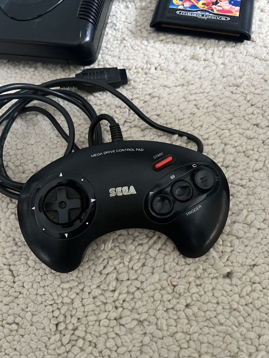 Sega Console: Sega Mega Drive 2 Konsole + 2 Controller + 1 Spiel Mickey – Usato da Baden venduto da tob_t8gw 6