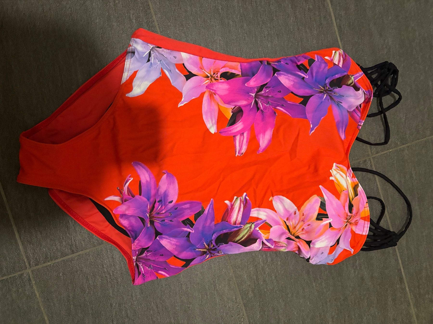 Badekleider & Bikinis: Ulla Popken Badeanzug Gr. 44, Orange mit Blumenmuster – Gebraucht aus Wädenswil von moni_zh 2