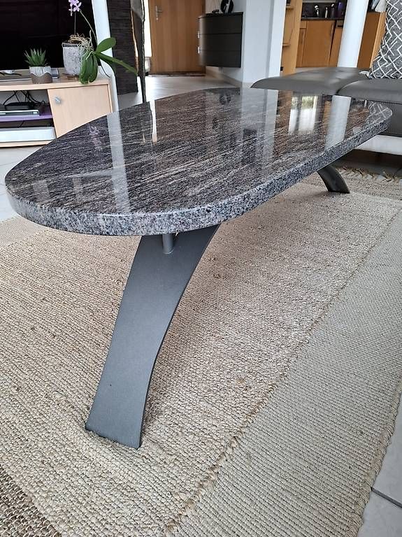 Tables: Magnifique table de salon en granit – D'occasion à Grone par Scorpion71 2