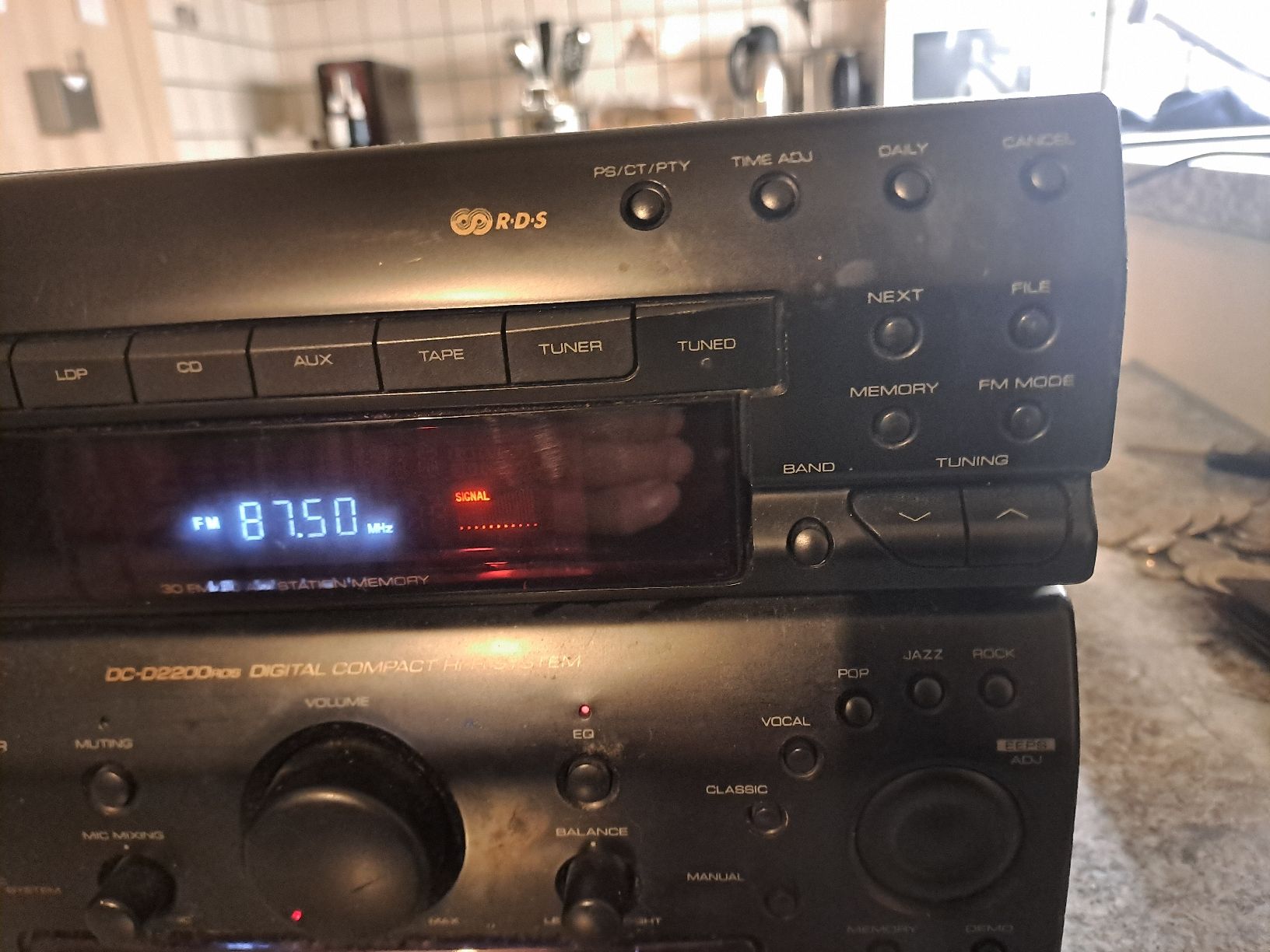 Teac Amplificateurs: TEAC Integrated Stereo Amplifier EEPS / Tuner – D'occasion à Uetendorf par Essiggurken 4