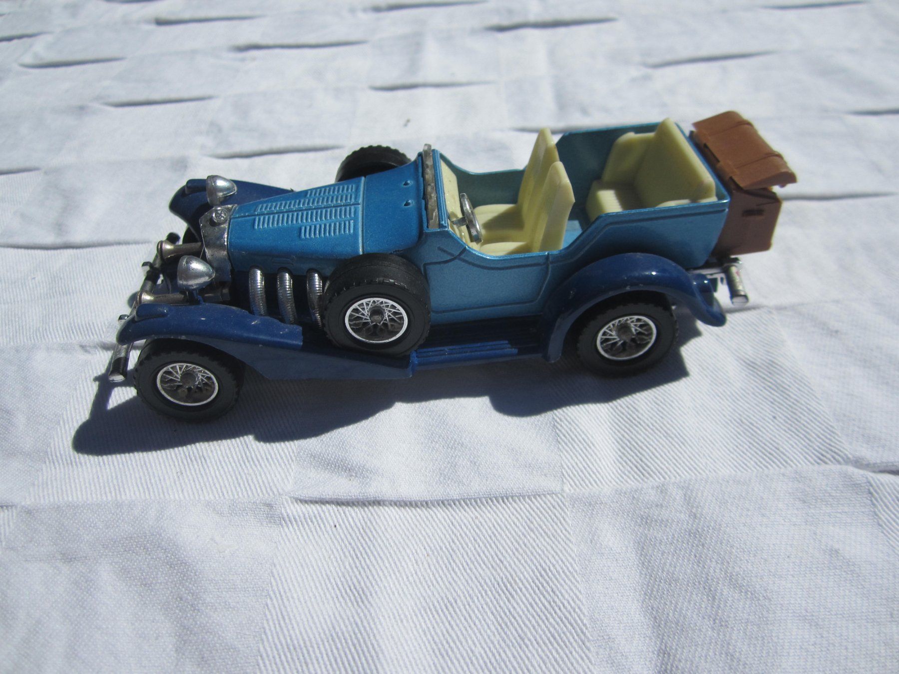 Majorette Voitures modèles: Voiture vintage – Neuf (Voir description) à Tramelan par Tors