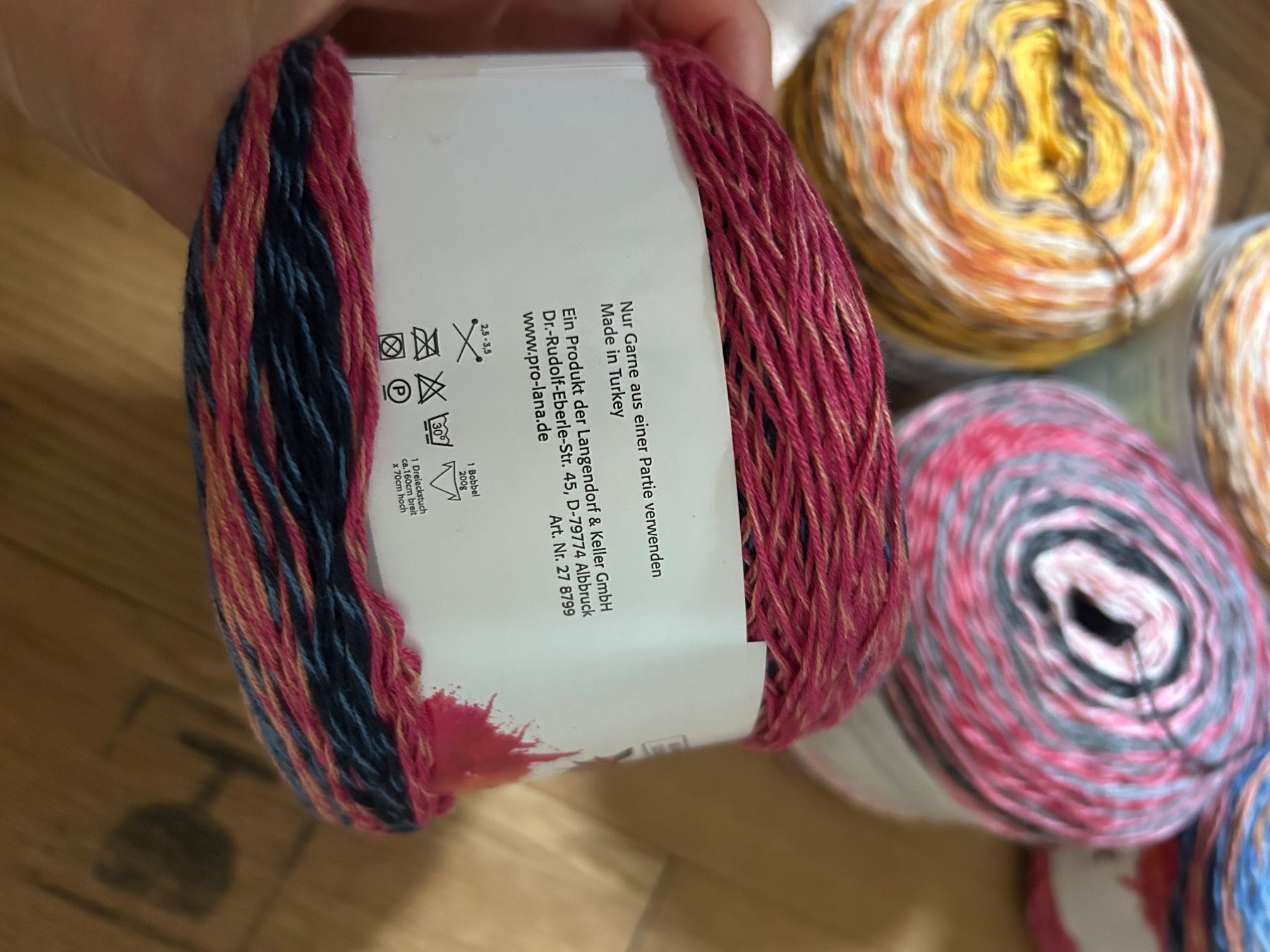 Lana: Woolly Hugs Bobbel Set – Usato da Aegerten venduto da CeliKo 2