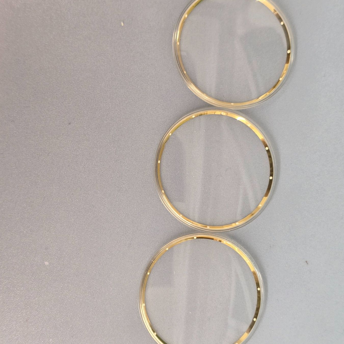 Orologi: Lot de 3 glace en plexiglass 34 mm – Usato da Tramelan venduto da Nirdan 1