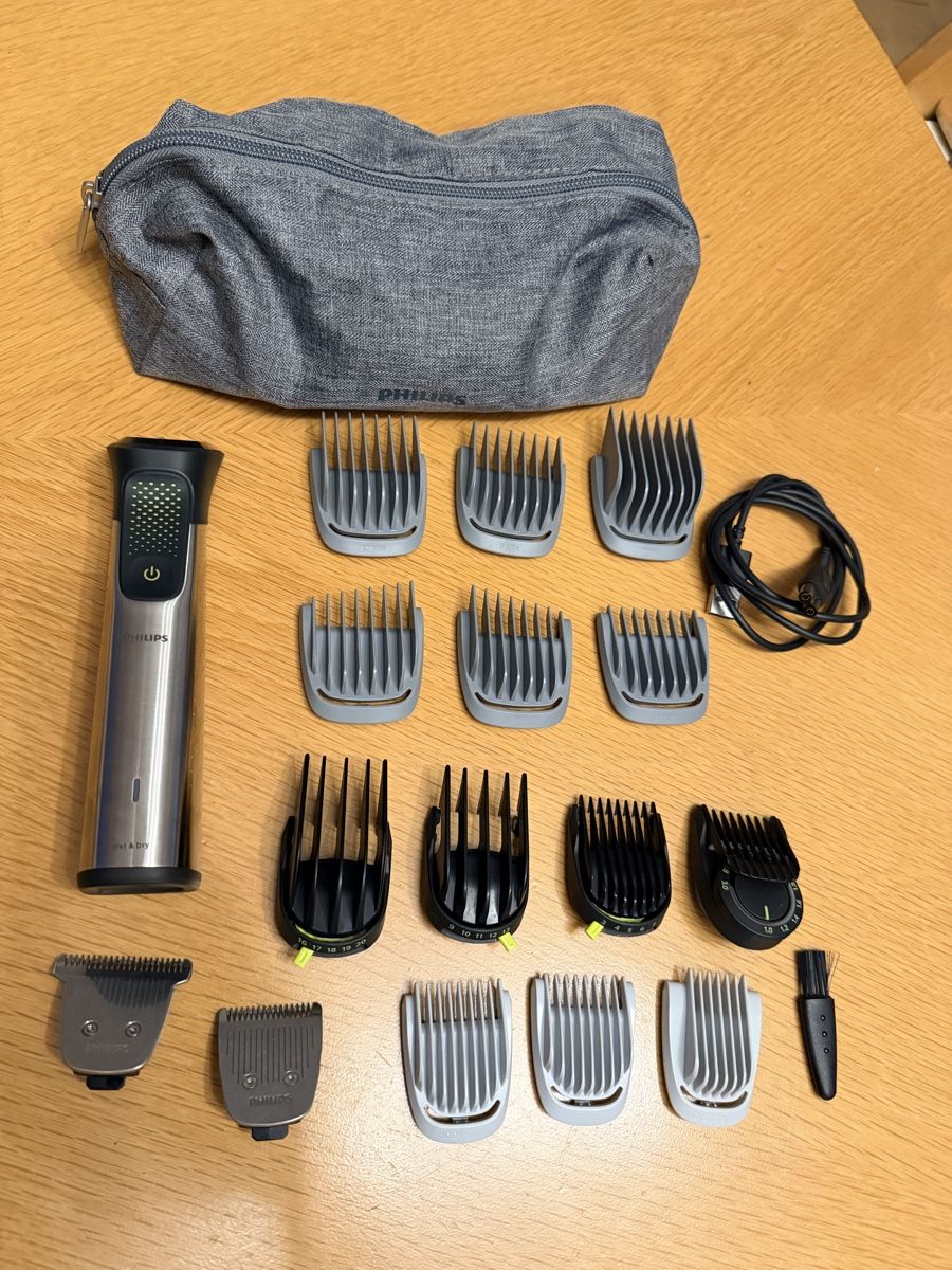 Philips Rasoi & Lamette da barba: Philips Series 9000 – Usato da Weinfelden venduto da rocha10