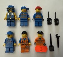 6 Stück Lego Bauarbeiter mit Zubehör.