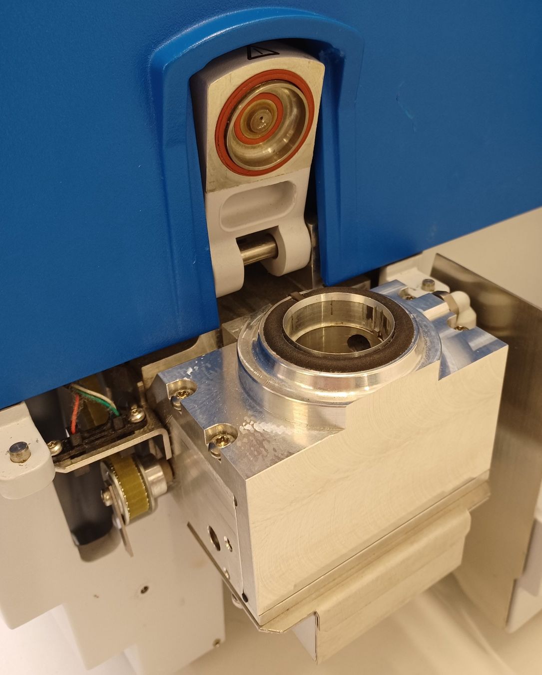 Laborzubehör: Biotage Initiator EXP EU & Robot Eight Microwave reactor – Defekt aus Niederdorf von LeptonAG_Labor 7