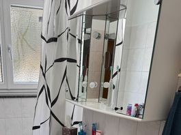 Spiegelschrank Badezimmer mit Licht weiss guter Zustand