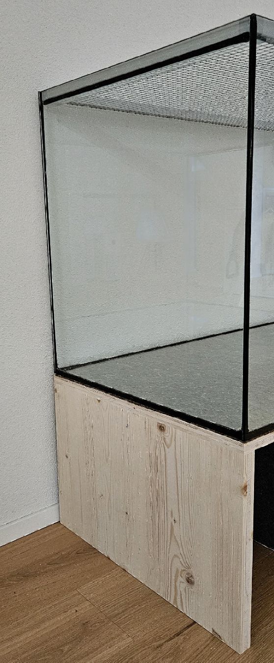 Terrario: Nagarium 100x55x60 cm – Usato da Hettlingen venduto da Dassani 2