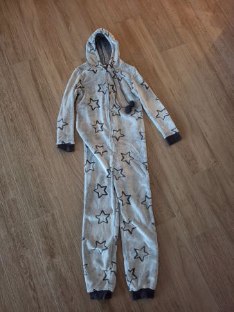 Kuscheliger Einteiler, Gr. S, Ideal für kalte Tage!